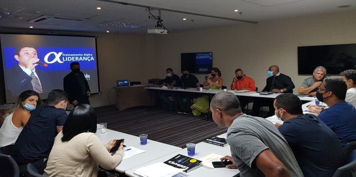 Josicleido Nogueira treinando líderes